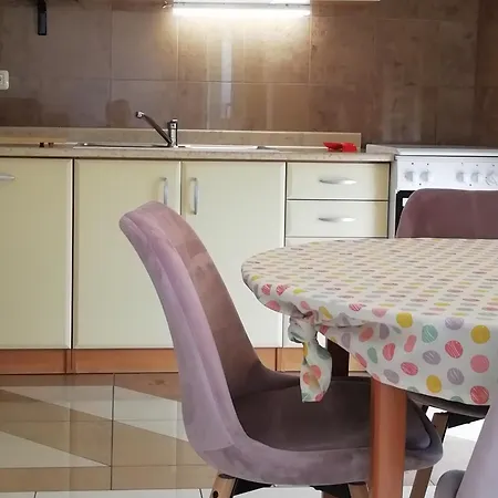 아파트 Karmen 풀라