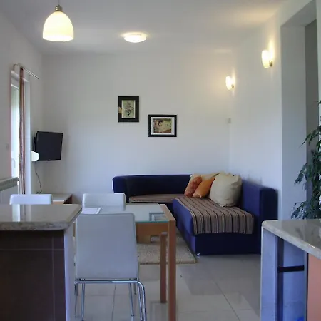 Appartement Karmen *