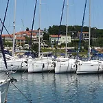 Karmen Πούλα